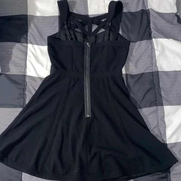 Elena Gilbert - Nina Dobrev Vampire Diaries Dress Lucy Hale - Aria Montgomery - Picture 3 of 5